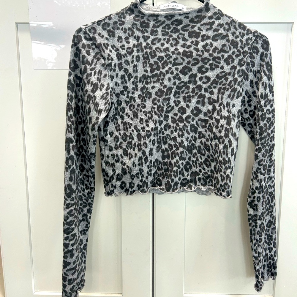 Crop Top Leopard Long Sleeve Top XS